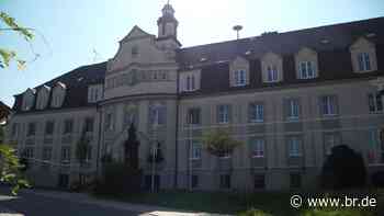 Missbrauch im Bistum Augsburg: Kinder mussten Erbrochenes essen - BR24