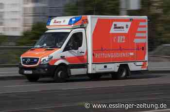 Unfall in Ostfildern - Von der Straße abgekommen und gegen Baum gekracht - esslinger-zeitung.de