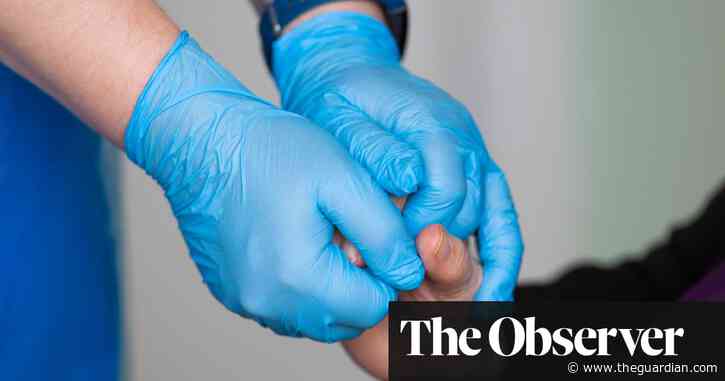 Care sector: staff are quitting, flu is coming and the elderly are fearful