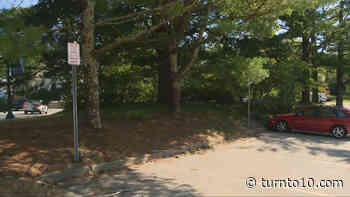 University of Rhode Island feuds with library over use of campus parking spots - WJAR