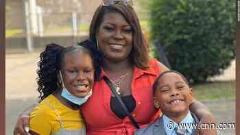 This single mom is braiding kids' hair for free to help other struggling parents