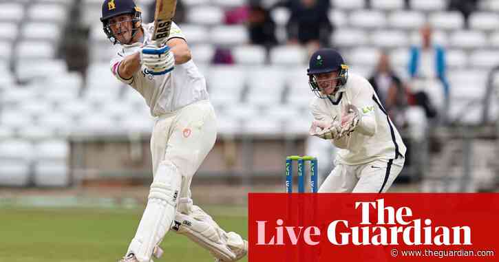 County cricket: 18 wickets fall on opening day of Yorkshire v Warwickshire