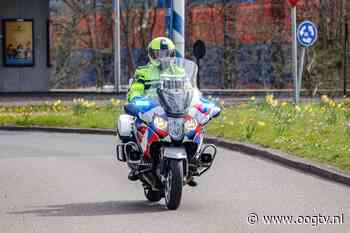 Agenten halen bestuurder bezorgscooter, die navigatie volgde, van snelweg - Oog TV