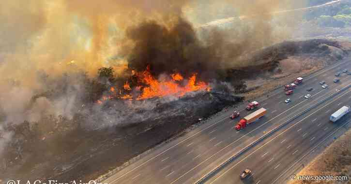 Firefighters struggle to contain Route fire near Castaic - Los Angeles Times
