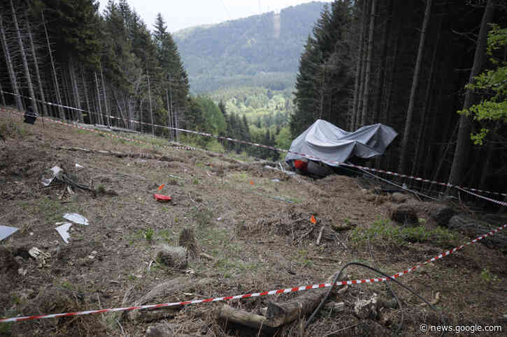 Custody fight over child, 6, who survived Italy cable crash - Yahoo News