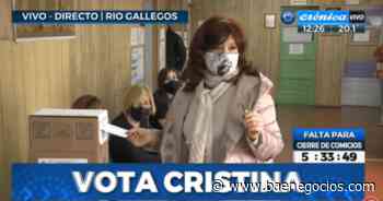 Cristina Kirchner votó en Santa Cruz a pura sonrisa y selfies - Bae Negocios