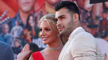 Britney spears announces engagement to actor and personal trainer Sam Asghari