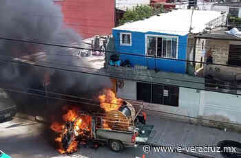 VIDEO: Se incendia camioneta de Megacable en colonia de Xalapa | e-consulta.com 2021 - e-consulta Veracruz