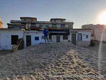 Ardea, giù un’altra edificazione abusiva sul Lungomare: «Si torneranno a vedere mare e dune» - Il Corriere della Città