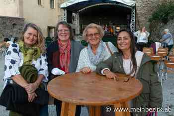 Kultursommer Gloggnitz: "A bissl Blues" brachte Einheimische aufs Schloss - Neunkirchen - meinbezirk.at