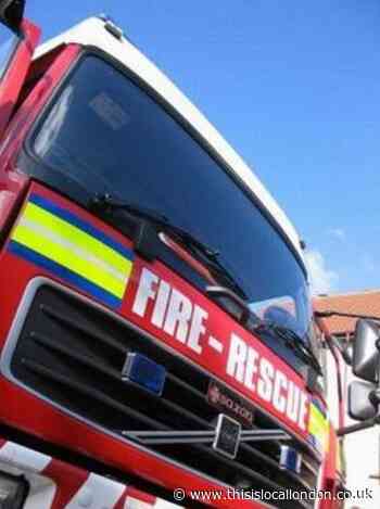 York Road Battersea fire: Fish tank light causes blaze