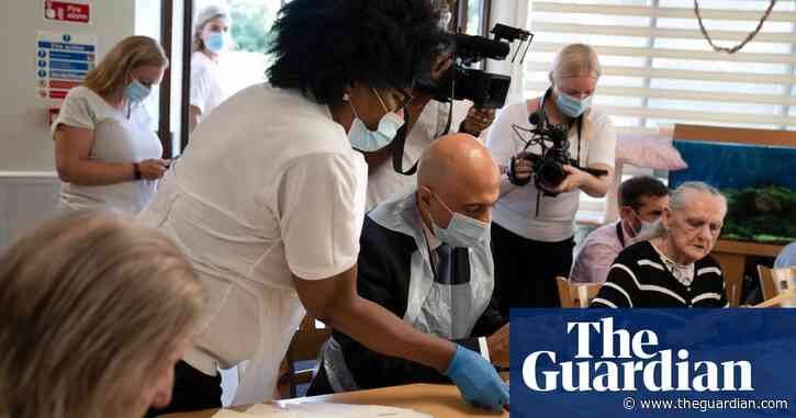 Care homes urge easing of rules on overseas workers to tackle staffing crisis