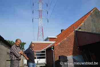 Bewoners met hoogspanning pal boven dak en mast naast gevel zijn blij dat Elia lijn na zestig jaar afbreekt