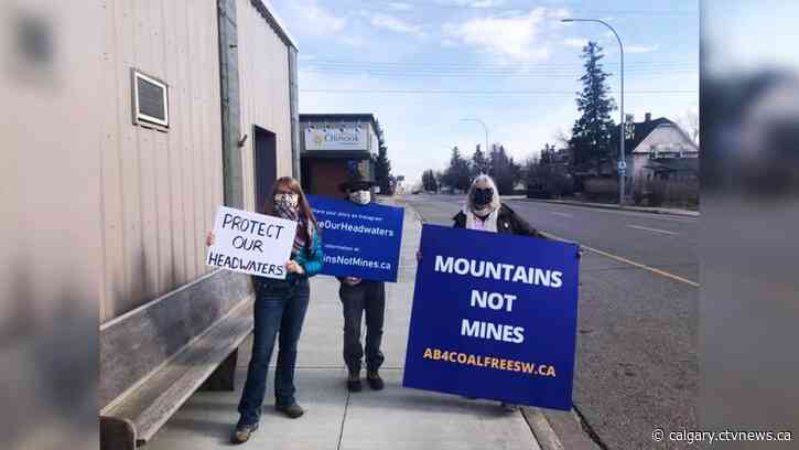 Albertans concerned about coal mining in Eastern Slopes: Leger Poll