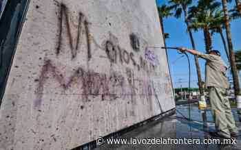 Grupos feministas pintan monumentos - La Voz de la Frontera