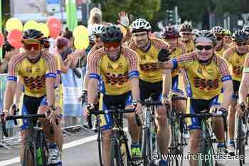 Friedensfahrt-Teilnehmer in Chemnitz begeistert empfangen - Freie Presse