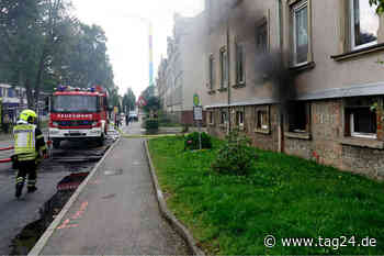 Dichter schwarzer Rauch quillt aus Keller: Feuerwehreinsatz in Chemnitz - TAG24