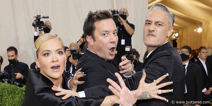 Jimmy Fallon Photobombs Taika Waititi & Rita Ora, Chats with Justin Bieber During the Met Gala 2021
