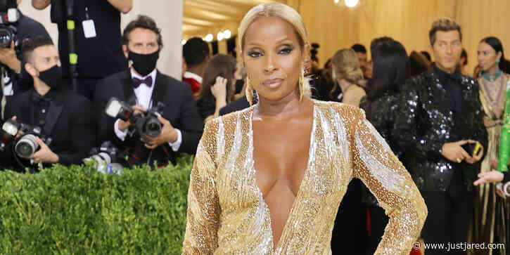 Mary J Blige Shimmers on the Carpet at Met Gala 2021