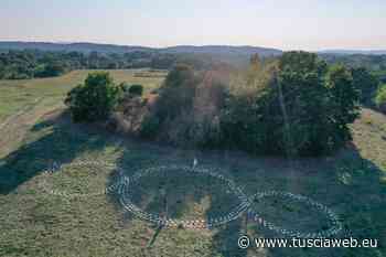 Alla Roccaccia arriva l'opera "Il Terzo Paradiso ed i 2000 segni di pace" - Tuscia Web