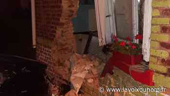 Une voiture percute une maison à Bailleul-Sir-Berthoult, près d'Arras - La Voix du Nord