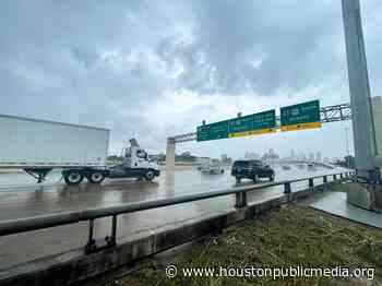 More Than 400,000 Lose Power As Tropical Storm Nicholas Moves Through Houston - Houston Public Media