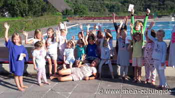 Im Freibad von Ellenz-Poltersdorf: Neue „Seepferdchen“ bejubeln ihre Abzeichen - Rhein-Zeitung