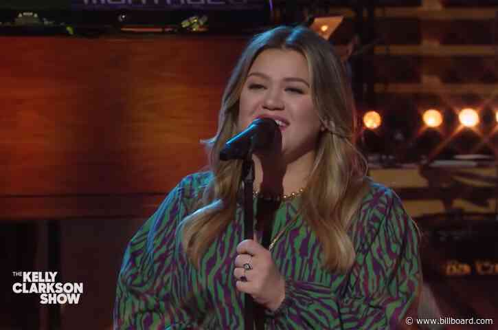 Kelly Clarkson Delivers Soulful Cover of ‘Ain’t No Mountain High Enough’: Watch