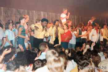 BLIJVEN PLAKKEN. Familie Oerlemans maakte van Nieuwmoer uitg... (Kalmthout) - Gazet van Antwerpen