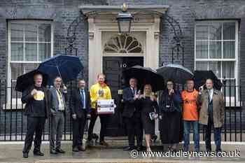 Peter Shilton backs campaign to end gambling advertising in football - Dudley News