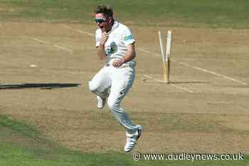 Liam Dawson spins Hampshire top as Lancashire keep up chase - Dudley News
