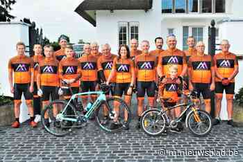 Wielertoeristen van De Tillestrappers stralen in nieuwe outfit - Het Nieuwsblad