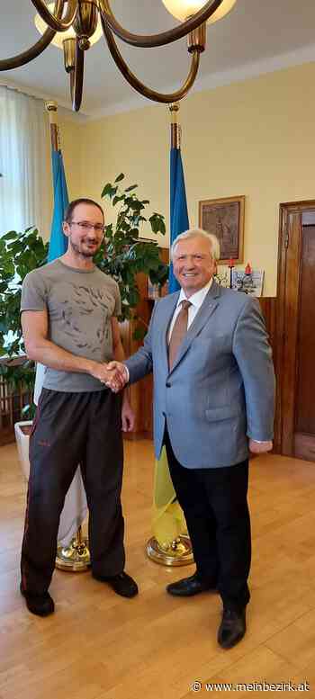 Neuer Neunkirchner Gemeinderat: In der Jogginghose zur Angelobung - meinbezirk.at