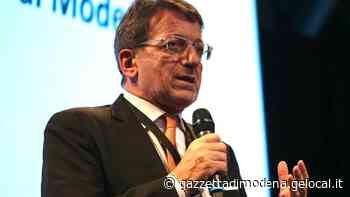 Modena L’attacco della Lega «Il sindaco Muzzarelli a cena tra canti e balli» - La Gazzetta di Modena