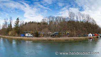 Zugunglück in Bad Aibling: Bergungsarbeiten weiter schwierig - Handelsblatt