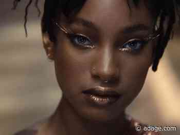 Watch the newest commercials from Samsung, Mugler, Hefty and more