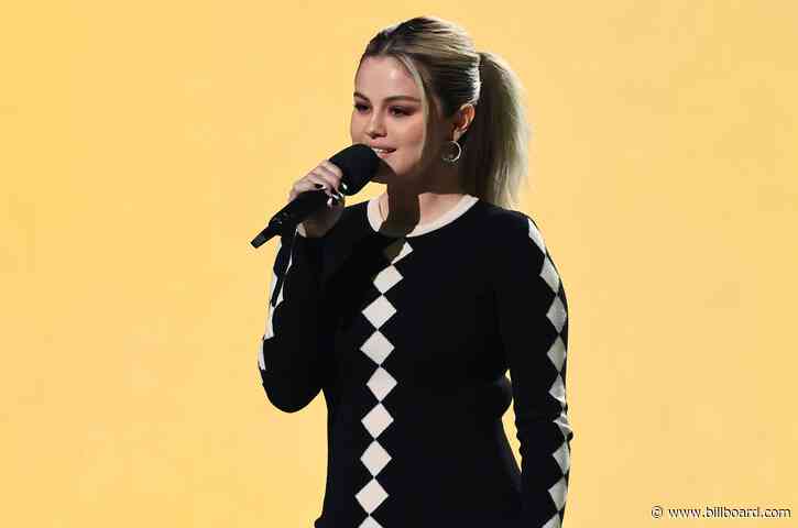 Selena Gomez Spontaneously Got a Helix Piercing During a Night Out With a Friends