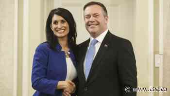 Backbencher urges Alberta premier to admit he botched COVID-19 response, take action