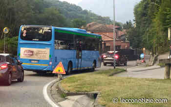 Lavori sulla vecchia Lecco-Ballabio, code e cittadini arrabbiati - Lecco Notizie