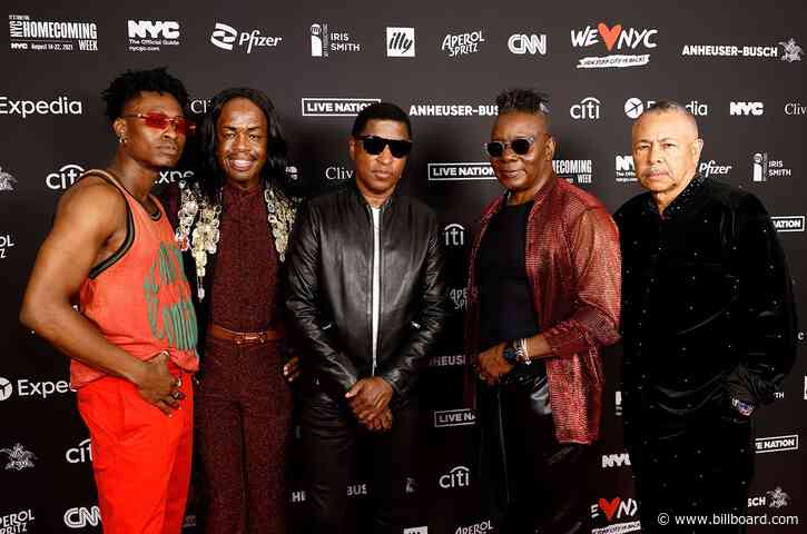 Earth, Wind & Fire Return to Adult R&B Airplay Top 10 for First Time in 28 Years