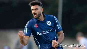 Berrington & Sharif lead Scotland to seven-run victory over Zimbabwe