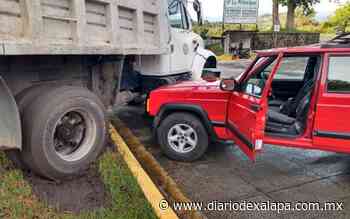 Derraparon y chocaron en el bulevar a Coatepec - Diario de Xalapa