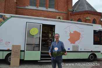 Dirk (53) is met zijn mobiele winkel Oleander nu ook in Belzele meer dan welkom