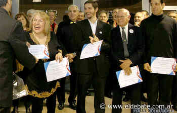 Coro Amigos de la Música: En el 53 aniversario celebraron con un Encuentro Coral y recibieron un emotivo regalo en portugués - El Debate
