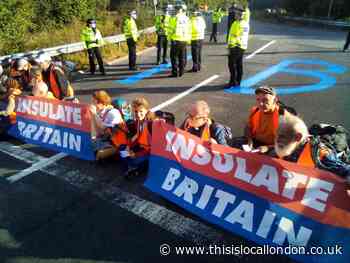 Insulate Britain: Arrests as climate activists block M25