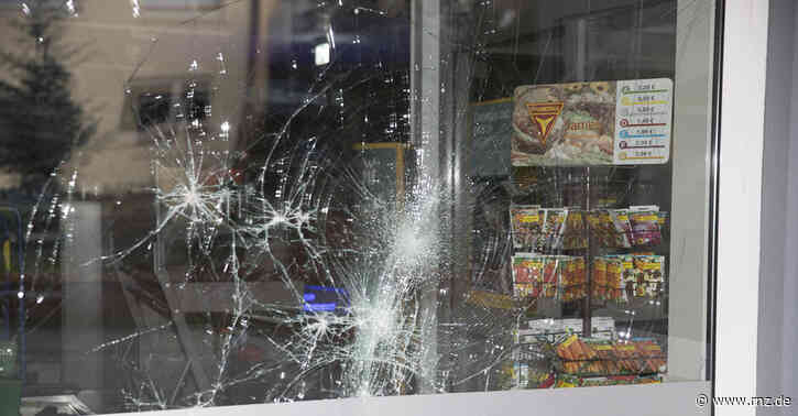 Mannheim:  Fenster einer Gaststätte eingeworfen