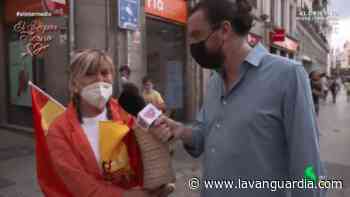 La emoción de una manifestante contra Pedro Sánchez: "España me duele" - La Vanguardia