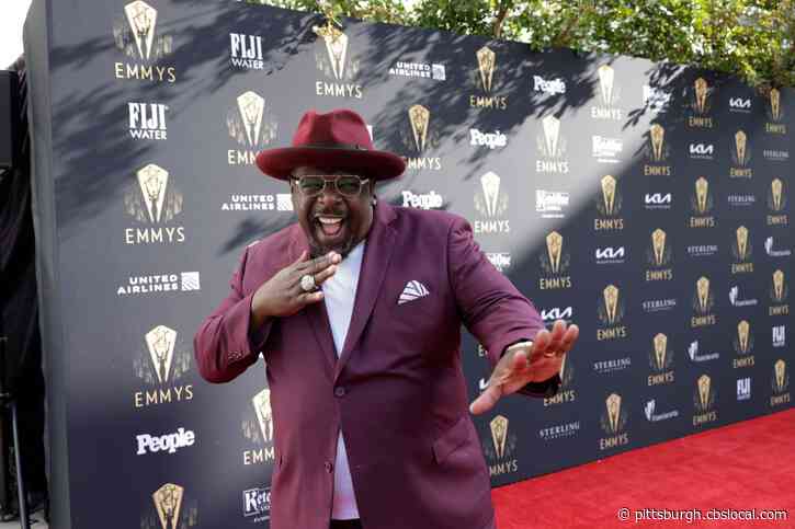 Cedric The Entertainer Wants You Ready To Laugh For The Emmys And ‘The Neighborhood’: ‘It’s All Poppin’ Off”