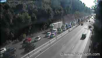 Un accident impliquant six véhicules sur l'A8 provoque d'importants bouchons ce vendredi