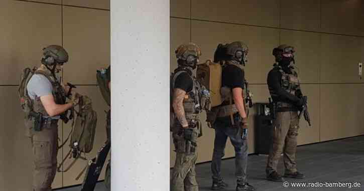 Großeinsatz der Polizei in Düsseldorfer Hotel